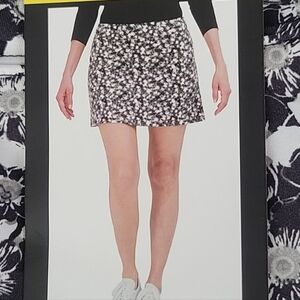 NWT Tranquility Black and White Mini Pencil Skorts